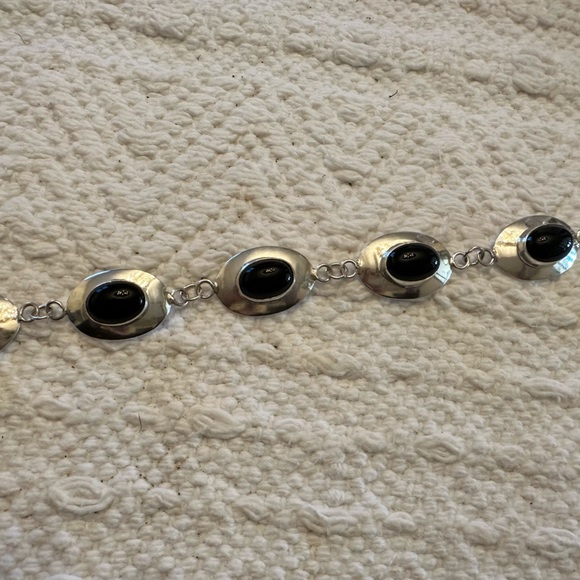 Beautiful onyx and sterling silver bracelet. - Picture 6 of 6